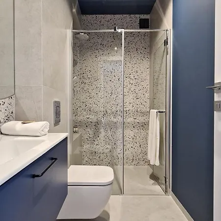 Nadjeziorne Z Tarasem Na Dachu 에우크